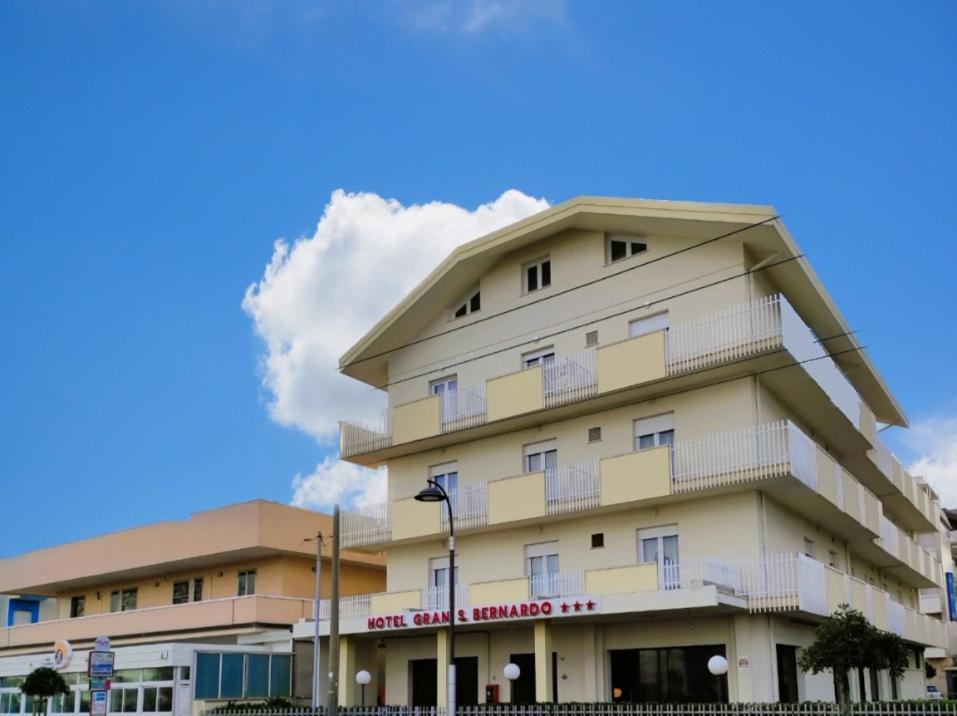 格兰圣贝那多酒店 里乔内 外观 照片